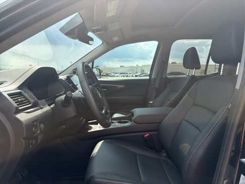 Certified 2025 Honda Ridgeline RTL image 9