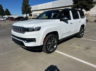 Used 2023 Jeep Grand Wagoneer Series III w/ HD Trailer Tow Package video 3
