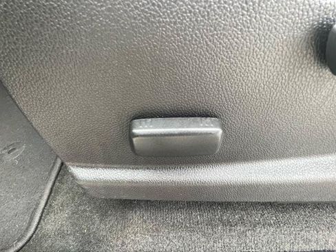 Used 2018 Chevrolet Colorado W/T w/ WT Convenience Package RWD image 15