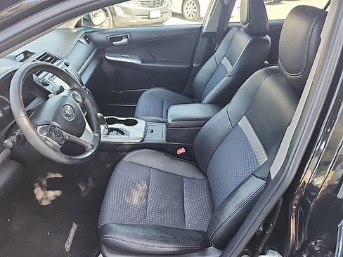 Used 2013 Toyota Camry SE image 10