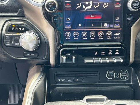 Used 2019 RAM 1500 Laramie AWD/4WD image 21