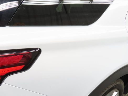 Used 2025 Ford Explorer Platinum image 32