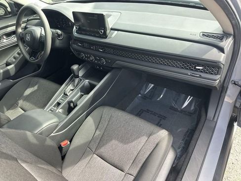 Used 2025 Honda Accord SE image 27