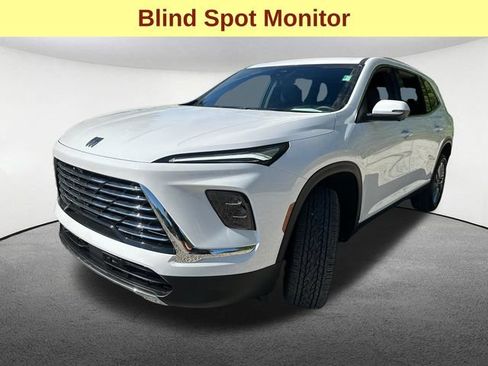 Used 2025 Buick Enclave Preferred AWD/4WD image 5