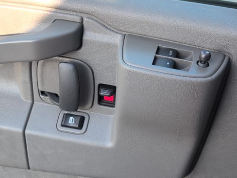 Used 2022 Chevrolet Express 3500 LS RWD image 16