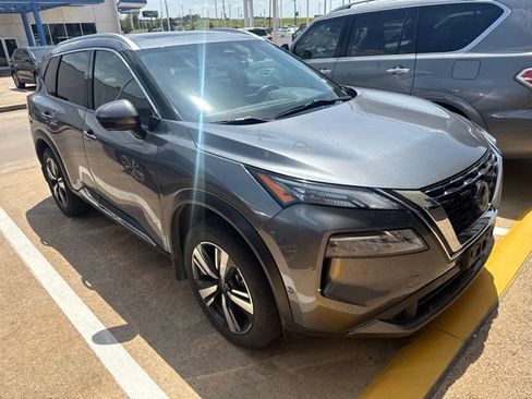 Used 2023 Nissan Rogue SL w/ SL Premium Package FWD image 10