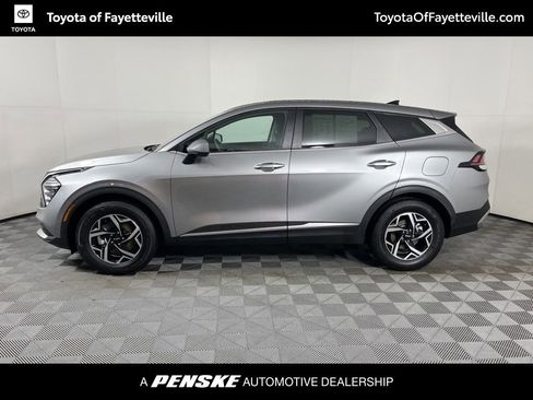 Used 2025 Kia Sportage LX image 2