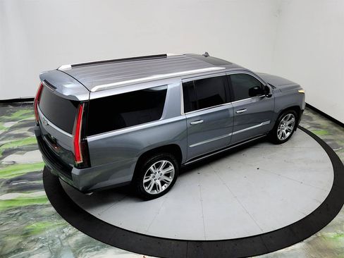 Used 2019 Cadillac Escalade ESV Premium Luxury AWD/4WD image 36