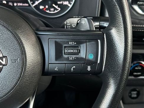 Used 2024 Nissan Rogue SV image 28