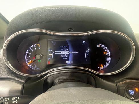 Used 2021 Jeep Grand Cherokee Limited image 17