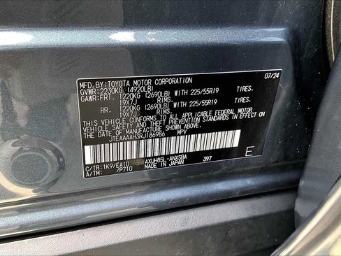 Used 2024 Toyota Venza Limited AWD/4WD image 34
