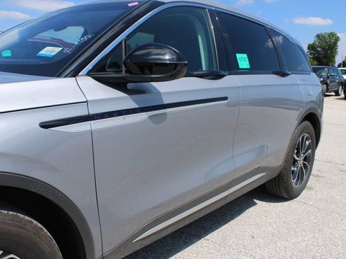 Used 2024 Lincoln Nautilus Premier AWD/4WD image 41