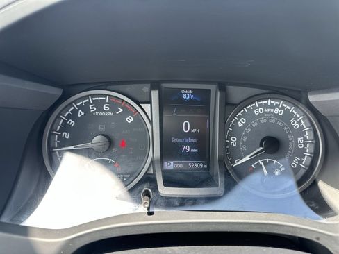 Used 2022 Toyota Tacoma TRD Off-Road AWD/4WD image 21