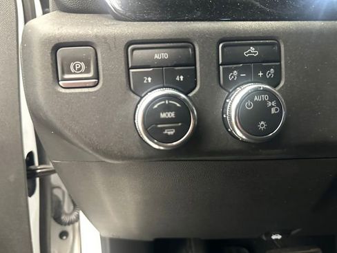 Used 2023 GMC Sierra 1500 SLE w/ Enhanced Capability Package AWD/4WD image 22