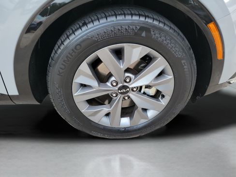 Certified 2025 Kia Sportage SX FWD image 28