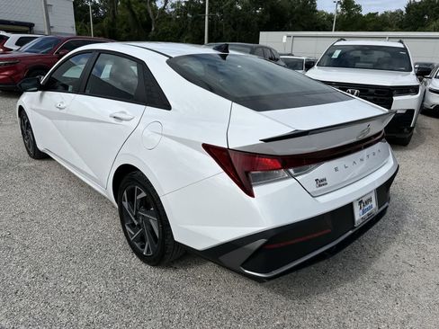 Used 2025 Hyundai Elantra Sport image 6
