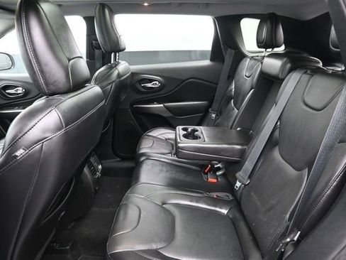 Used 2021 Jeep Cherokee Limited w/ Elite Package AWD/4WD image 11