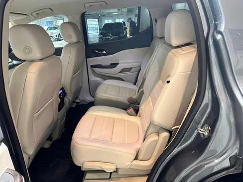 Used 2021 GMC Acadia Denali image 12