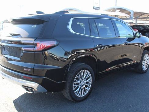 Used 2024 GMC Acadia Denali image 3