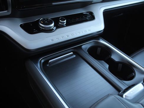 Used 2025 Ford Expedition Max Active image 32