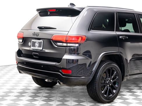 Used 2019 Jeep Grand Cherokee Altitude image 32