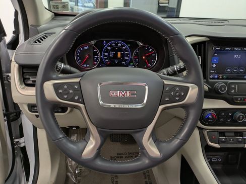 Used 2022 GMC Terrain Denali image 19