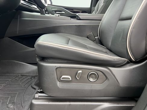 Used 2021 Cadillac Escalade Sport RWD image 39