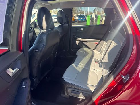 Used 2024 Ford Escape Platinum AWD/4WD image 17