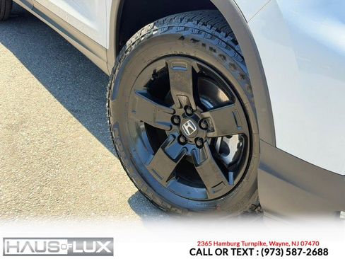 Used 2025 Honda Ridgeline Black Edition image 4
