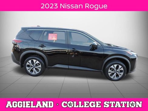 Used 2023 Nissan Rogue SV FWD image 2
