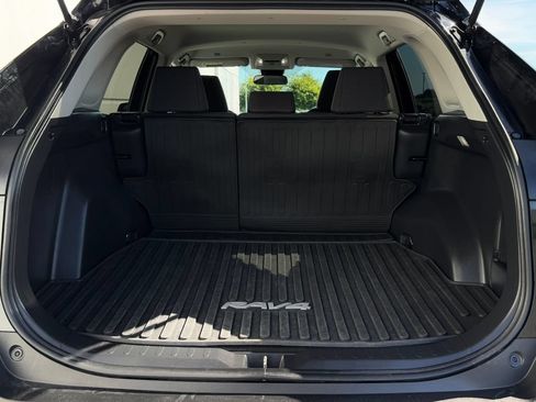 Certified 2023 Toyota RAV4 LE FWD image 21