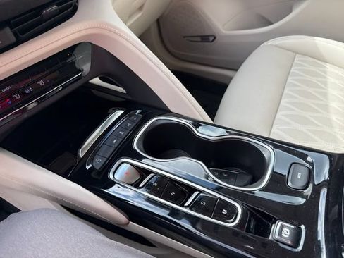 Used 2023 Buick Envision Avenir FWD image 9