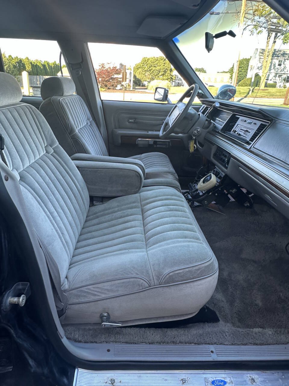 Used 1990 Ford LTD Crown Victoria RWD image 11