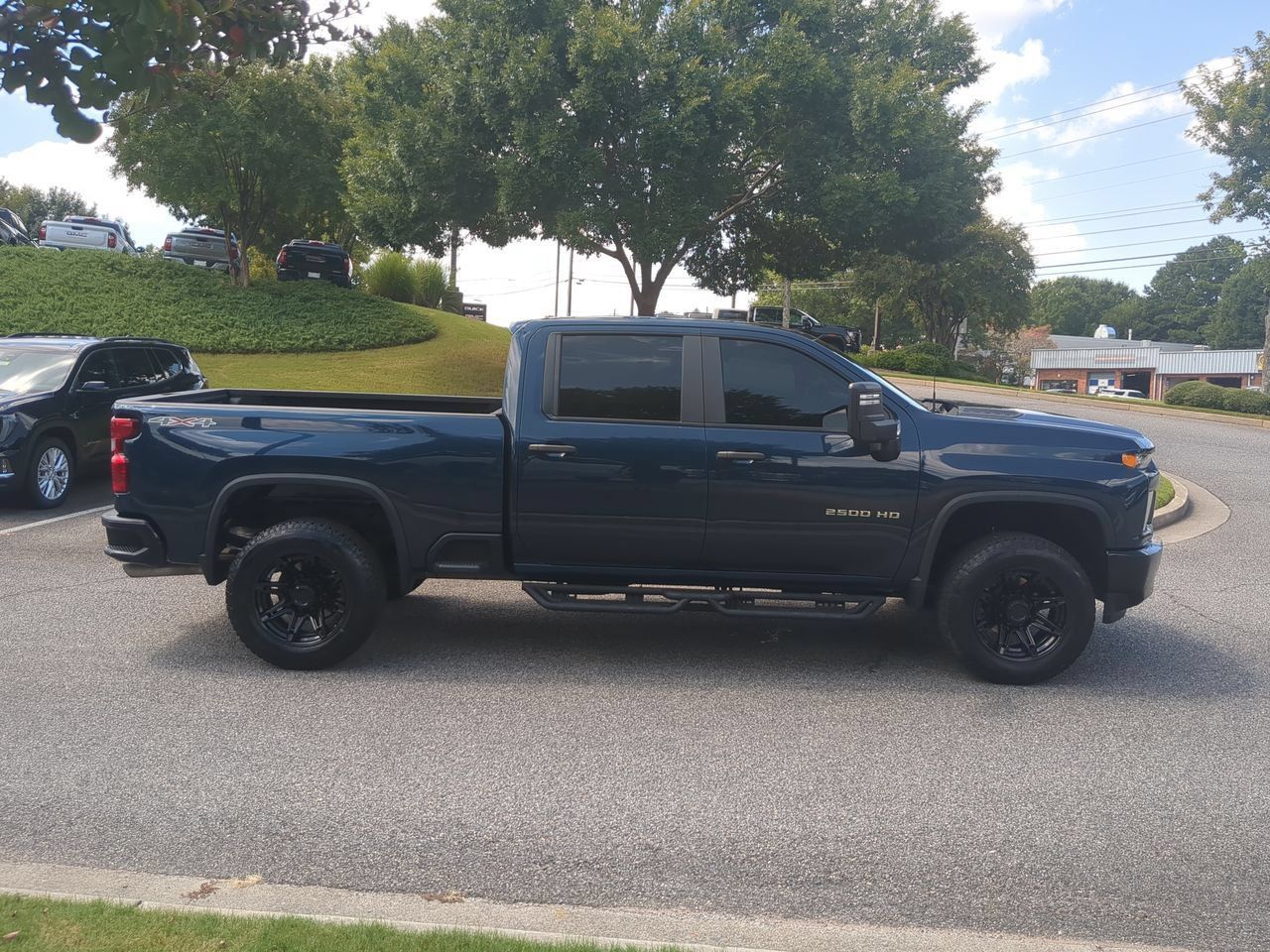 Used 2022 Chevrolet Silverado 2500 Custom w/ Custom Convenience Package AWD/4WD image 9