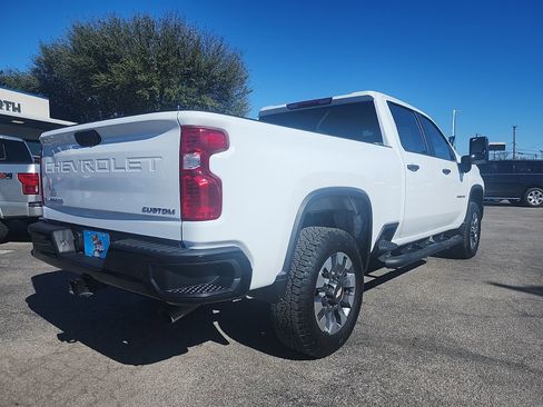Used 2025 Chevrolet Silverado 2500 Custom w/ Custom Value Package AWD/4WD image 3