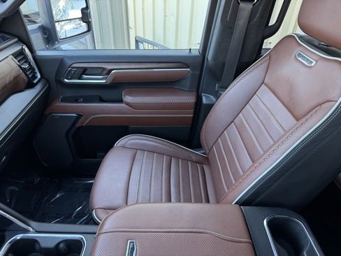 Used 2024 GMC Sierra 3500 Denali Ultimate image 27