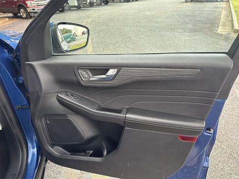 Used 2023 Ford Escape Platinum w/ Class II Trailer Tow Package image 15