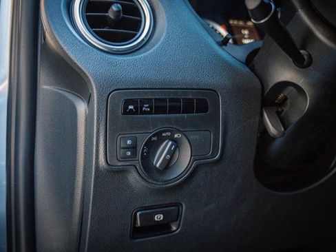 Used 2017 Mercedes-Benz Metris Passenger image 25