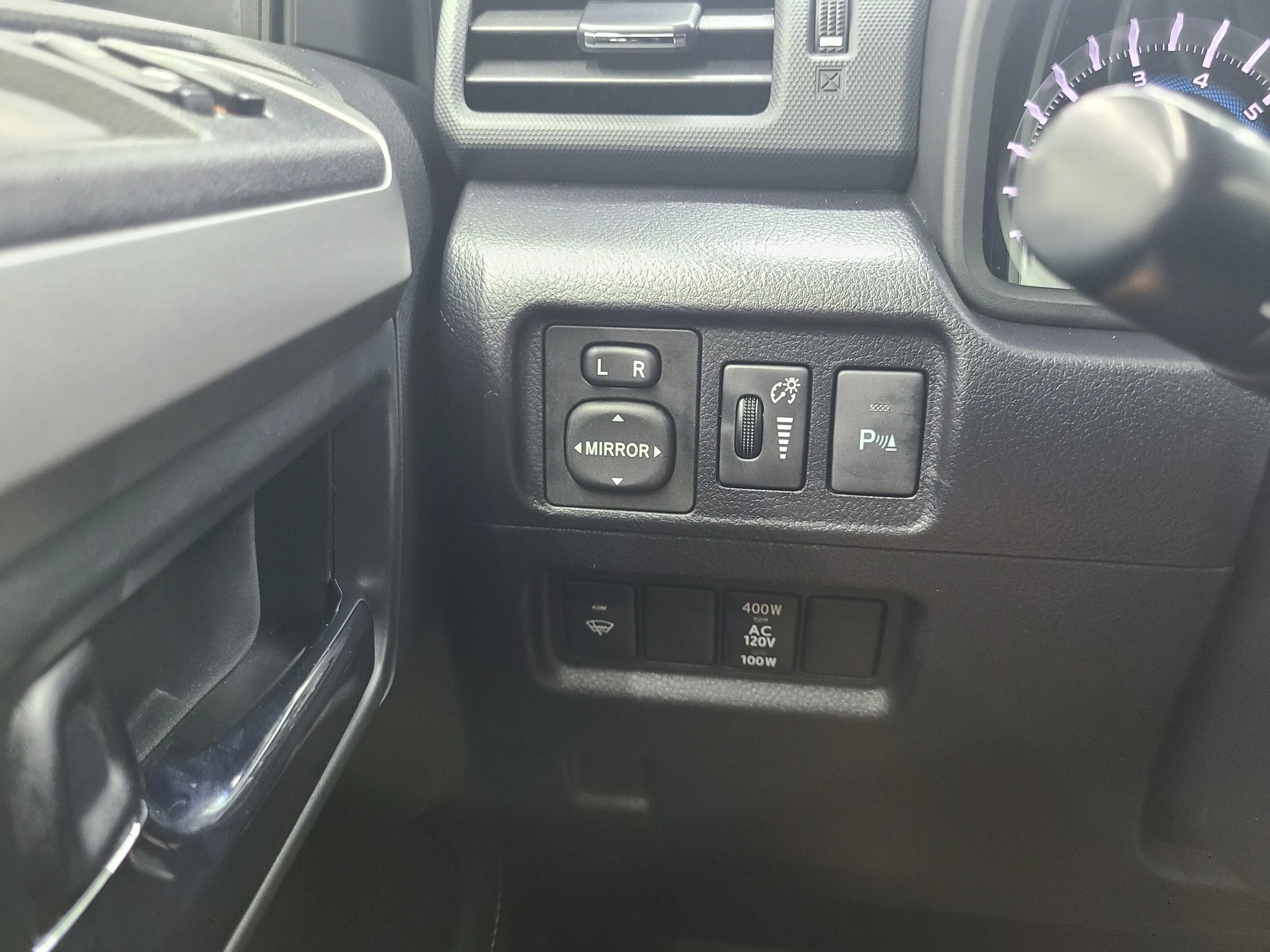 Used 2018 Toyota 4Runner Limited AWD/4WD image 31