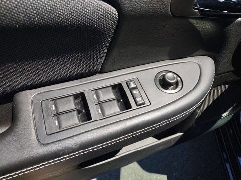 Used 2014 Dodge Avenger SE w/ Rallye Appearance Group FWD image 9