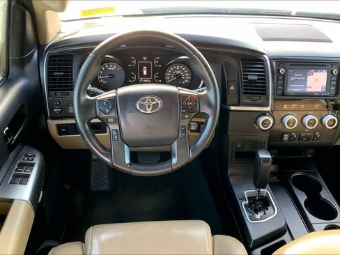 Used 2018 Toyota Sequoia SR5 w/ Premium Package image 5