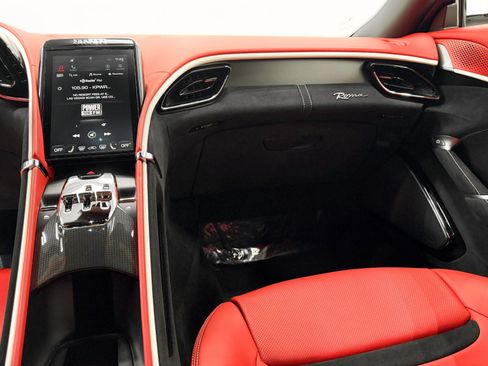 Used 2024 Ferrari Roma RWD image 16
