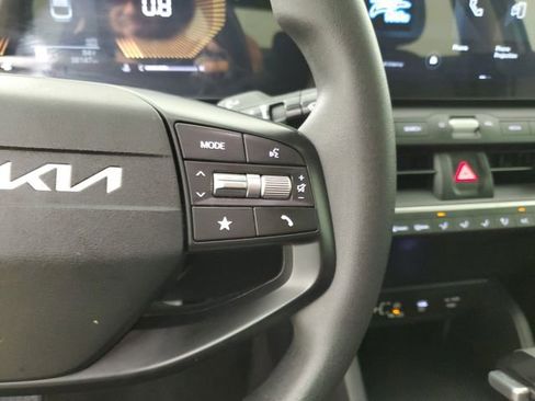 Used 2025 Kia K4 FWD image 26