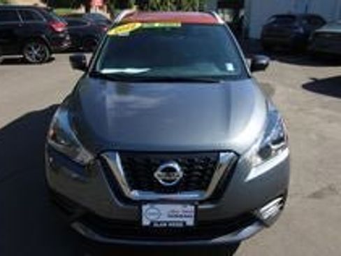 Used 2020 Nissan Kicks SR image 8