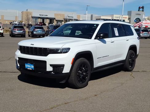 Used 2024 Jeep Grand Cherokee L Altitude image 1