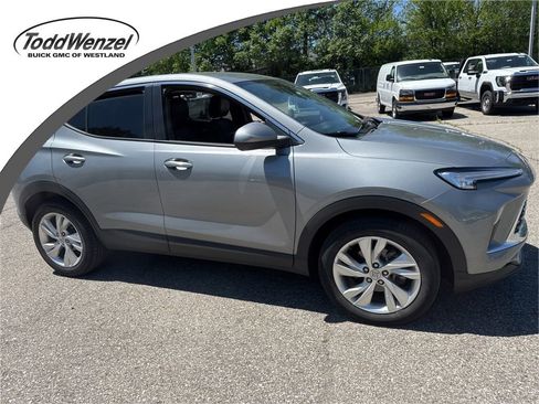 Used 2024 Buick Encore GX Preferred w/ Comfort Package FWD image 1