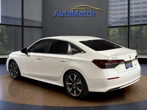 Used 2025 Honda Civic Sport Touring image 8