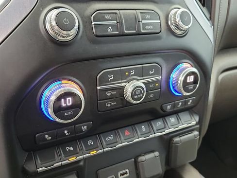 Used 2020 GMC Sierra 1500 SLT RWD image 27