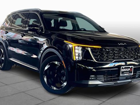 Used 2025 Kia Sorento EX w/ EX Panoramic Sunroof Package image 2