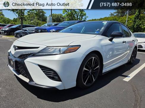 Used 2019 Toyota Camry XSE w/ Navigation Package FWD image 1